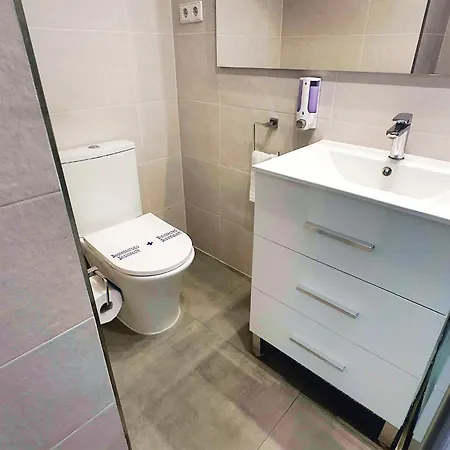 Skol 727 Lovely 2 Bedroom Duplex In Center * מארבלה