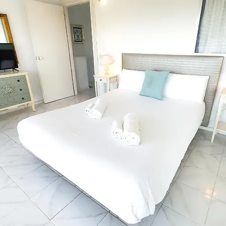 Skol 727 Lovely 2 Bedroom Duplex In Center