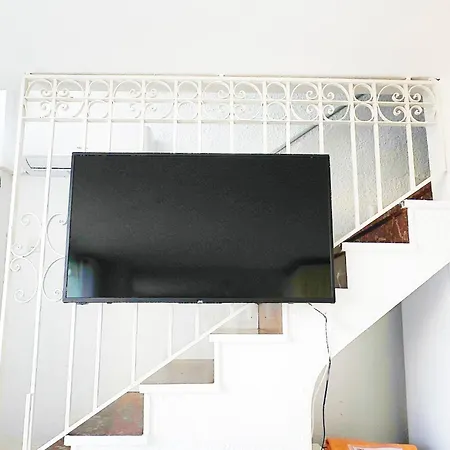 Daire Skol 727 Lovely 2 Bedroom Duplex In Center