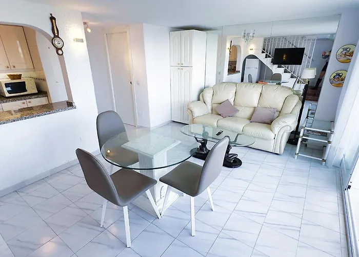 Skol 727 Lovely 2 Bedroom Duplex In Center Марбелья