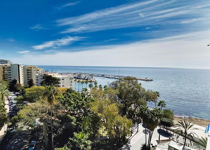 Skol 727 Lovely 2 Bedroom Duplex In Center *