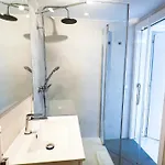 Skol 727 Lovely 2 Bedroom Duplex In Center *