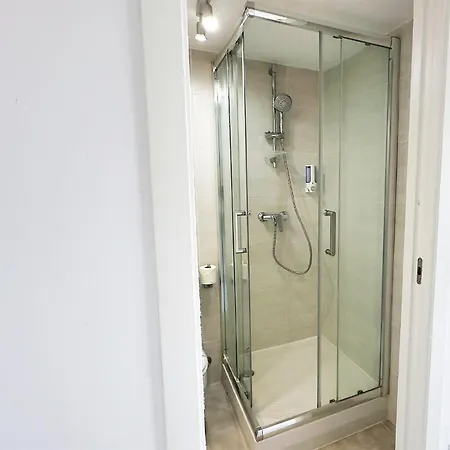 Skol 727 Lovely 2 Bedroom Duplex In Center Apartment *